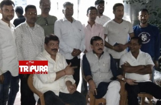 Tripura BJP Crisis : Vinod Sonkar met Biplab Deb's Rival Faction MLAs at MLA Hostel : Majority of BJP MLAs sought a replacement of Biplab Deb as CM